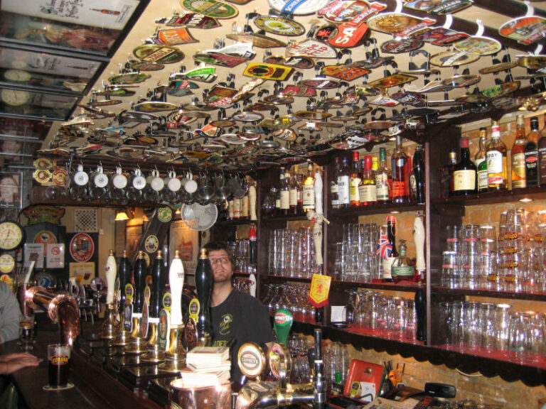 Charlie’s Bar