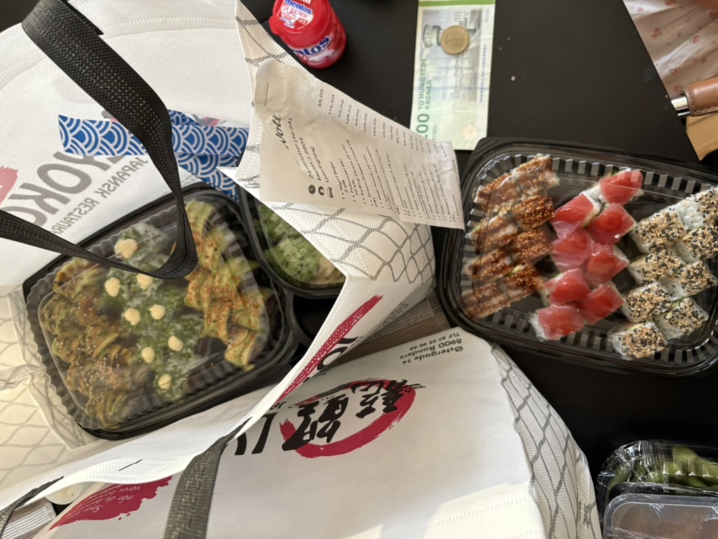 Sushi fra Lyokoi Odense bestilt som takeaway